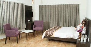 Habitación Confort | Wifi gratis y ropa de cama