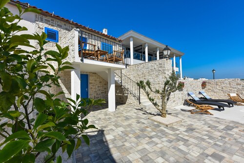Villa Mediteran