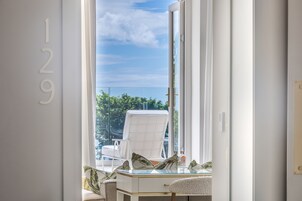 40-inch LED TV with digital channels, TV, toys