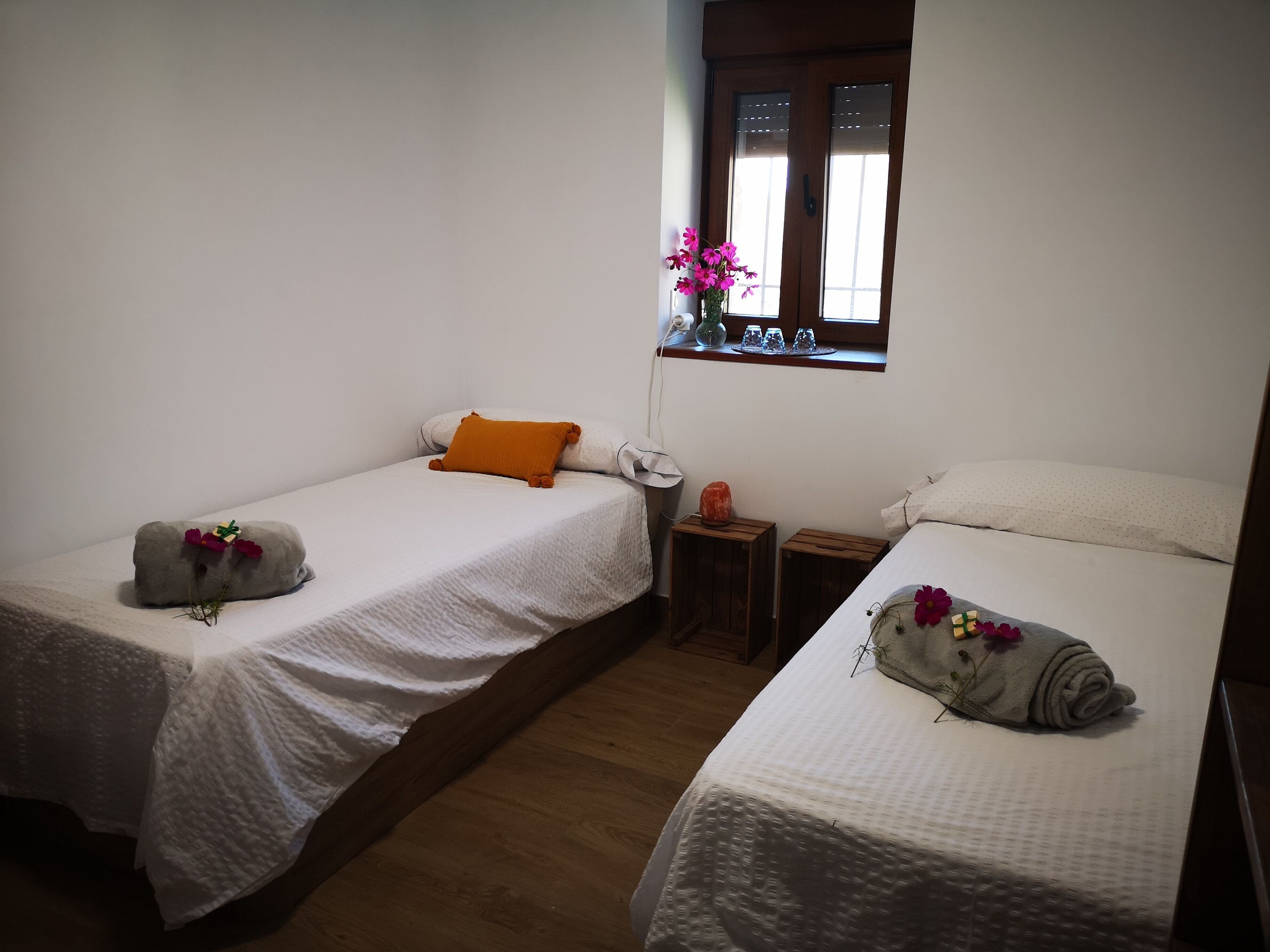 4 Schlafzimmer, kostenloses WLAN, Bettwäsche