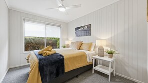 3 bedrooms, iron/ironing board, WiFi, bed sheets - Inverloch Shores - Inlet Side (Inverloch)