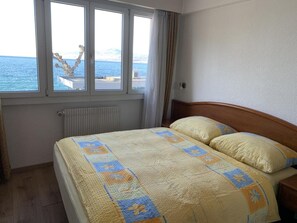 Schreibtisch, kostenloses WLAN, Bettwäsche