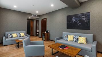 Executive-rum | Vardagsrum | 43-tums smart-tv med kabelkanaler och tv