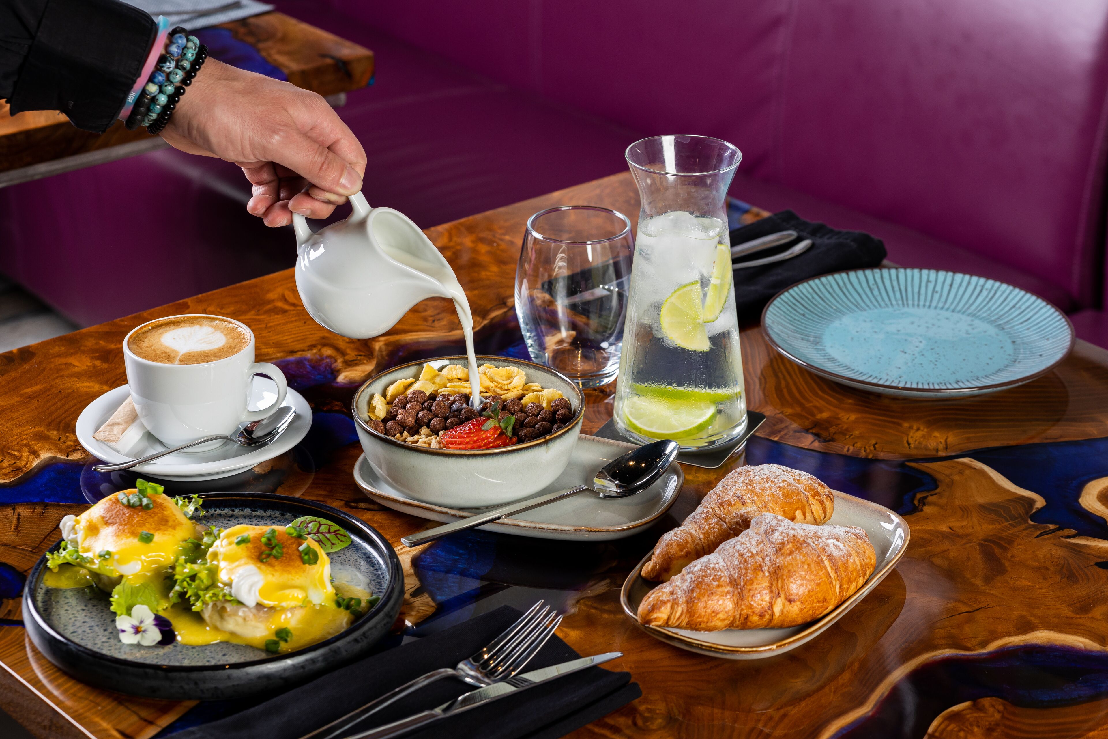 daily cooked-to-order breakfast for a fee