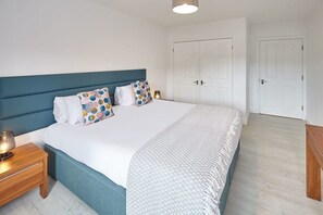 2 chambres, literie de qualité supérieure, fer et planche à repasser