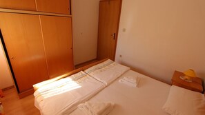 1 bedroom, WiFi, bed sheets
