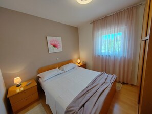 1 bedroom, WiFi, bed sheets