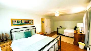 3 bedrooms, iron/ironing board, free WiFi, bed sheets