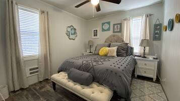 3 bedrooms, in-room safe, desk, iron/ironing board