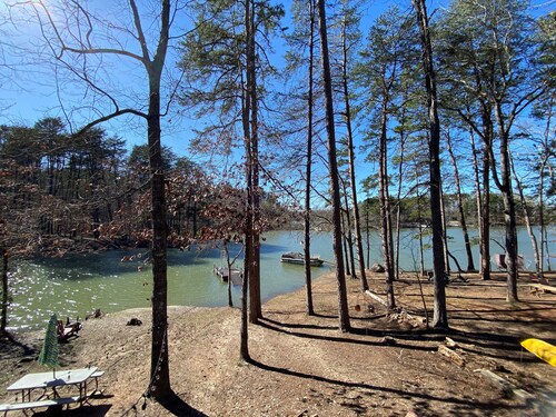 Uncork, Unwind, Relax @ this family & pet friendly Lake home #2