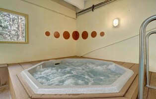 Condo, 2 Bedrooms | Private spa tub