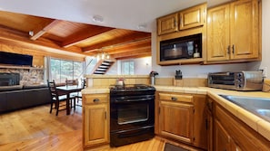 Condo, 2 Bedrooms | Private kitchen