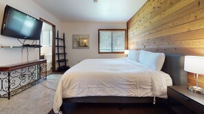 Condo, 2 Bedrooms