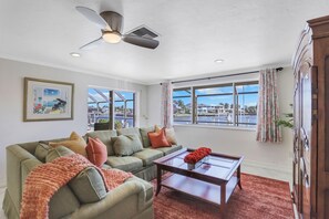 Smart TV - ISLAND GETAWAY SOUTH FACING LARGE HOME WITH DOCK, KAYAK, BIKES & WIDE WATER VIEW (Marco Island)