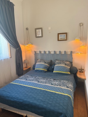 2 bedrooms, iron/ironing board, travel crib, free WiFi - 4-person accommodation with spa (on request) (Comines)