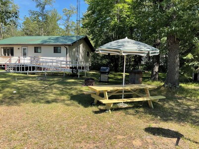 Northwoods Home Getaway w/direct access to ATV/Snowmobile Trails