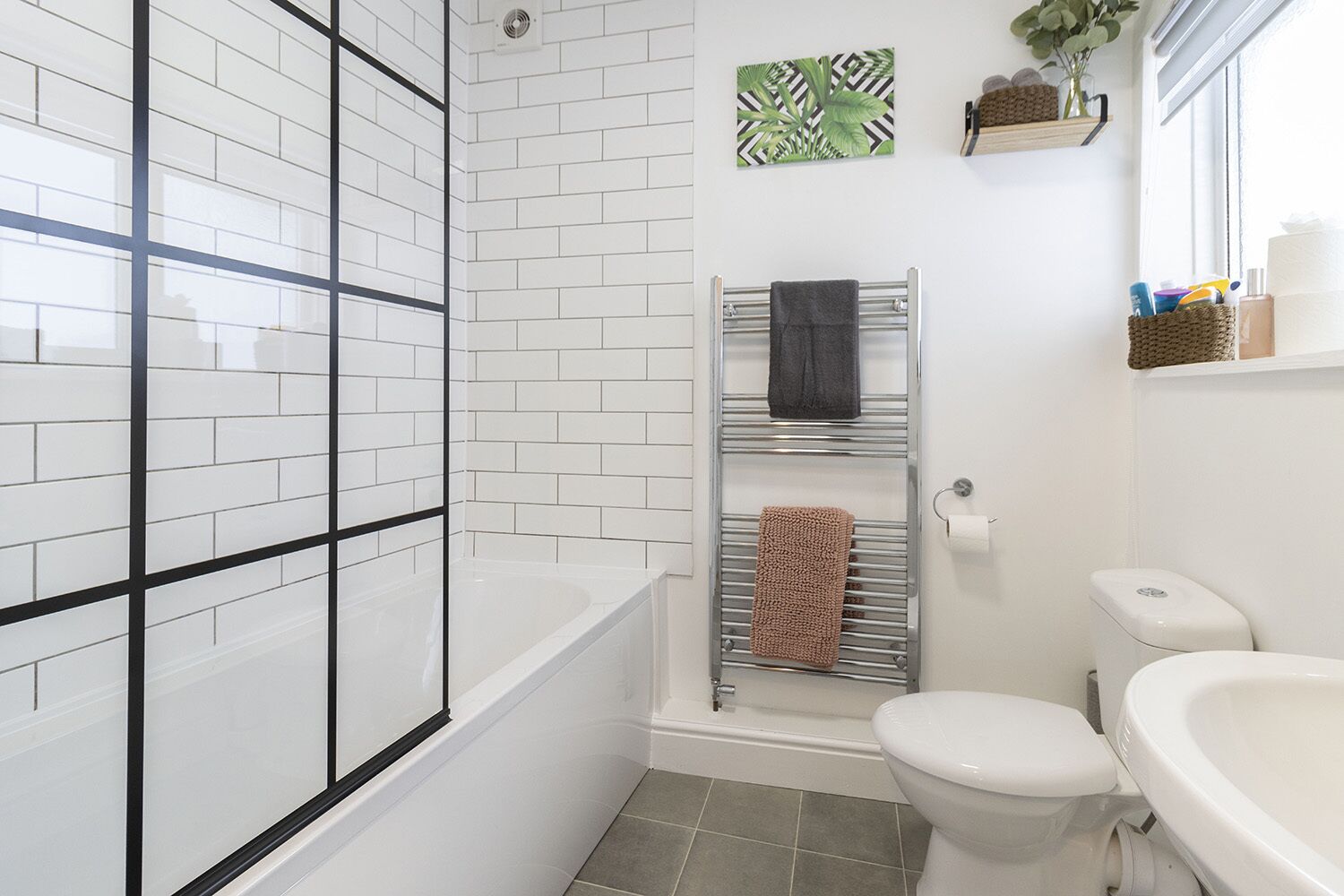 Apartment | Bathroom | Free toiletries, hair dryer, towels, soap