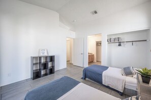 2 habitaciones, escritorio, wifi y ropa de cama