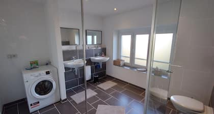 Schöne 110 qm Appartement/FeWo mit Balkon