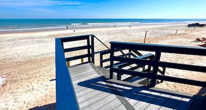 Ocean Breeze - Ocean Front at Symphony Beach Club!