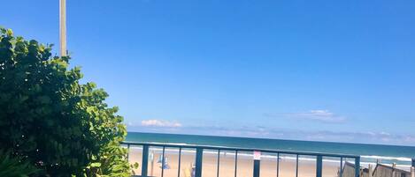 Accommodatie ligt op het strand
