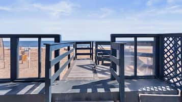 En la playa y toallas de playa