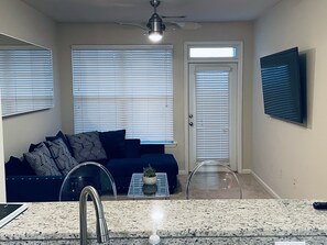 Smart TV - THE CLEAR VIEW SUITE (Atlanta)