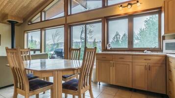 Chalet | Eigene Küche | Großer Kühlschrank, Mikrowelle, Ofen, Herdplatte