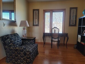 Smart TV, fireplace, offices - Rare country setting near Highlands Ranch, Littleton & Chatfield State Park  (Littleton)