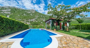 Piscina externa sazonal