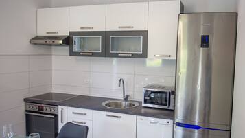 Classic Villa, Private Pool, River View | Private kitchen | Full-sized fridge, microwave, oven, stovetop