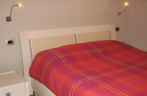 1 Schlafzimmer, Schreibtisch, Bügeleisen/Bügelbrett, kostenloses WLAN