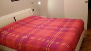 1 Schlafzimmer, Schreibtisch, Bügeleisen/Bügelbrett, kostenloses WLAN