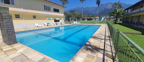 2 piscinas al aire libre