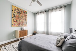 2 chambres, fer et planche à repasser, Wi-Fi gratuit, draps fournis