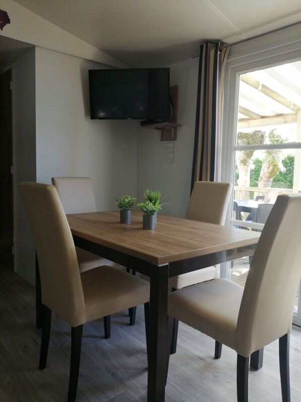 تناول الطعام