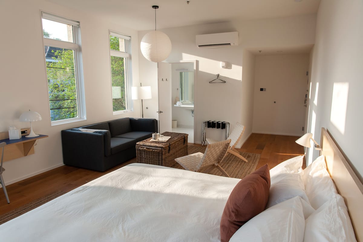 Superior Room, 1 King Bed with Sofa bed | Hypo-allergenic bedding, individually decorated, individually furnished