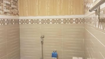 Standard Double Room | Bathroom | Shower, towels