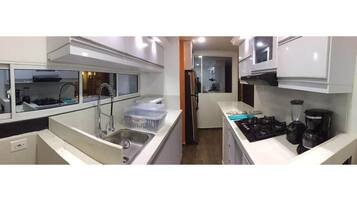 Frigorifero, microonde, macchina per tè/caffè, tostapane