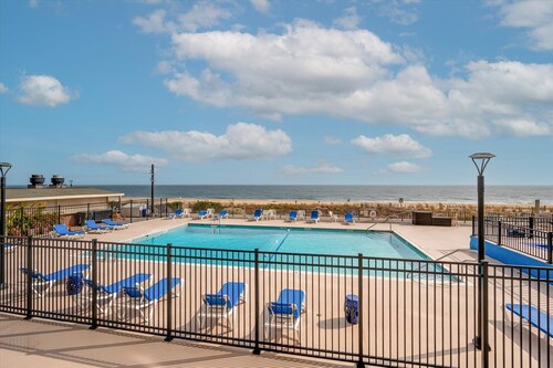 ⭐️STUNNING RENOVATED PLAZA 112 OCEAN FRONT INDOOR POOL⭐️