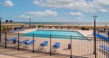⭐️STUNNING RENOVATED PLAZA 112 OCEAN FRONT INDOOR POOL⭐️