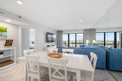 ⭐️STUNNING RENOVATED PLAZA 112 OCEAN FRONT INDOOR POOL⭐️