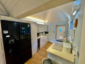 Fridge, microwave, oven, toaster - Galtons Cottage Dorset (West Moors)