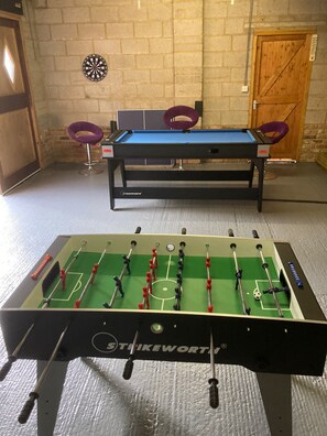 Games room - Galtons Cottage Dorset (West Moors)