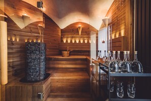 Facials, manicures and pedicures - Rezydencja Sowa Bydgoszcz (Bydgoszcz)