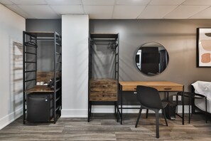 プレジデンシャル ルーム | リビング エリア | 50 インチのスマートテレビ (ケーブル放送視聴可)、テレビ