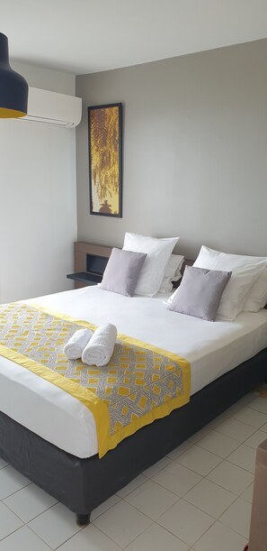1 bedroom, in-room safe, desk, iron/ironing board