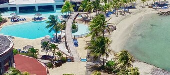 Studio NIKITA-MANGANAO , sea view, swimming pool