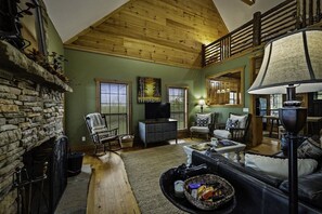 Een smart-tv en een open haard