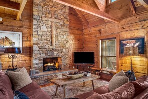 Smart TV, fireplace, foosball, table tennis - Large authentic 3-story log cabin adjacent to lake. Up to 14 guests. (Mentone)